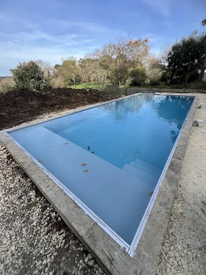 Image de Autour de la piscine