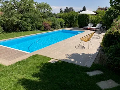 Image de Côté JARDIN, Piscines CARRE BLEU