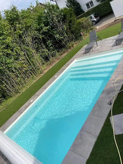 Image de COTE PISCINE zae les vignes grandes