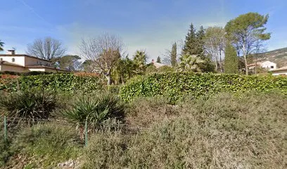Image de entretien piscine white and blue
