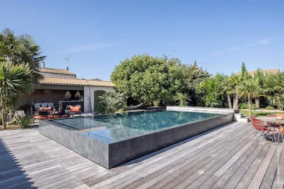 Image de LR Spa & Piscine - Carré Bleu